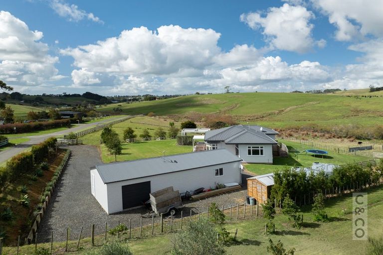 Photo of property in 79 Mount Albion Rise, Taupaki, Henderson, 0782