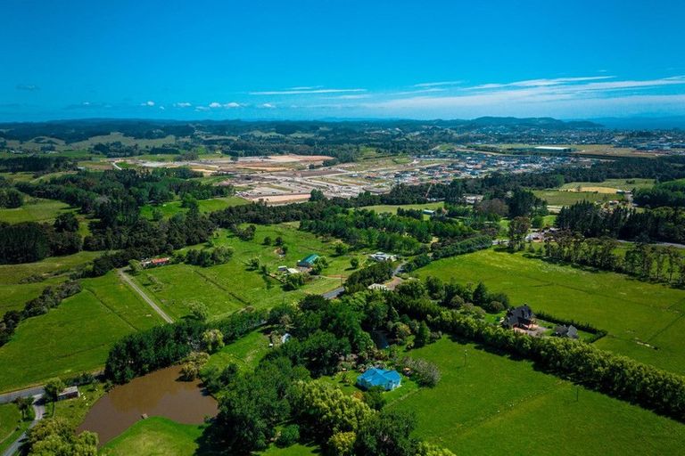 Photo of property in 193 Pine Valley Road, Dairy Flat, Silverdale, 0992