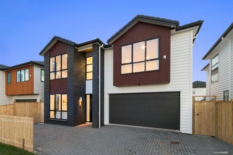 Photo of property in 13 Golden Avenue, Flat Bush, Auckland, 2019