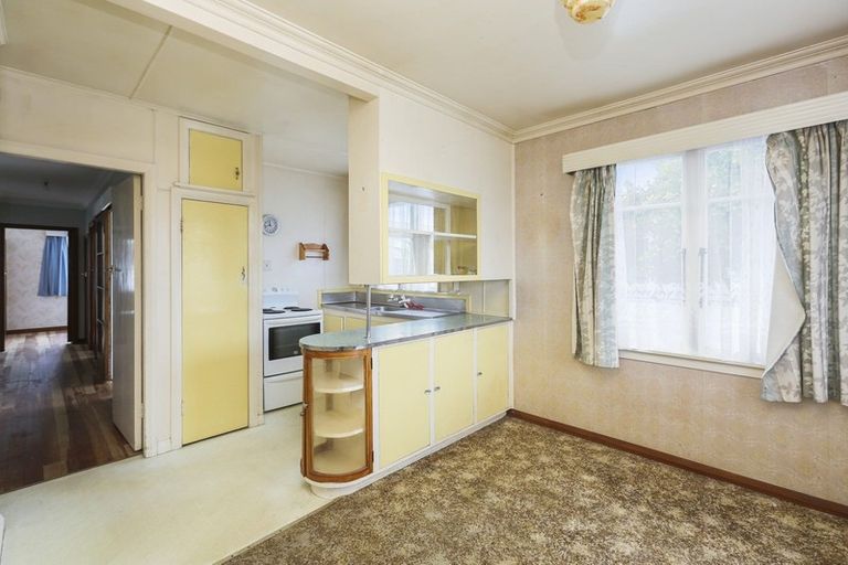 Photo of property in 28 Wallace Place, Westown, New Plymouth, 4310