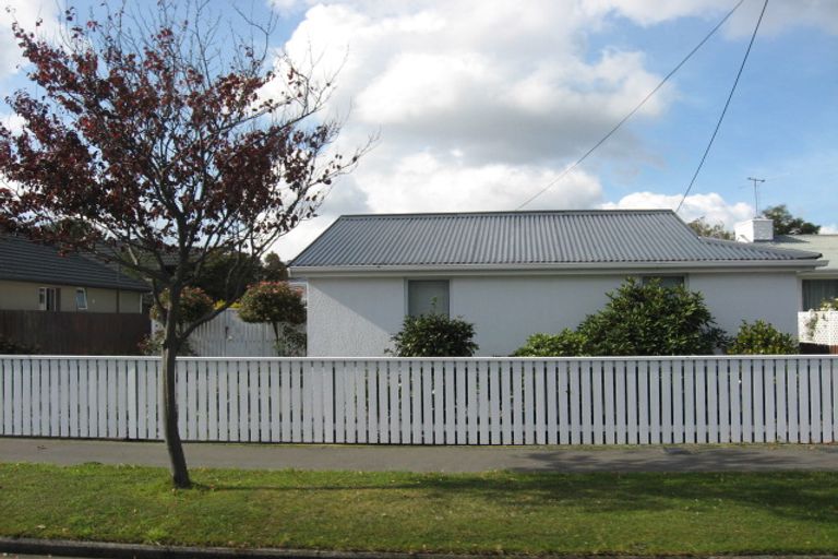 Photo of property in 70 Hounslow Street, Ilam, Christchurch, 8041