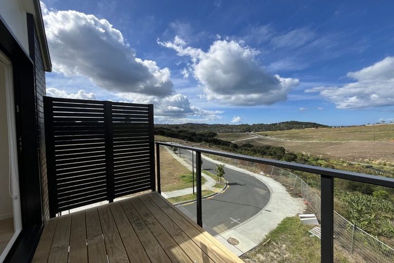 Photo of property in 1/23 Makomako Drive, Orewa, 0931