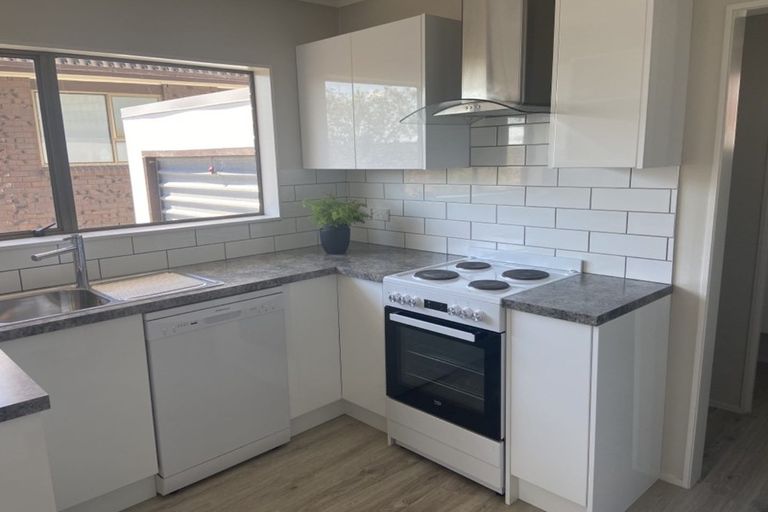 Photo of property in 1/27 Weetman Drive, Browns Bay, Auckland, 0630