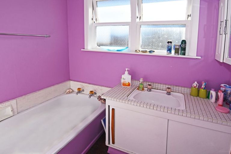 Photo of property in 24 Fergusson Street, Solway, Masterton, 5810