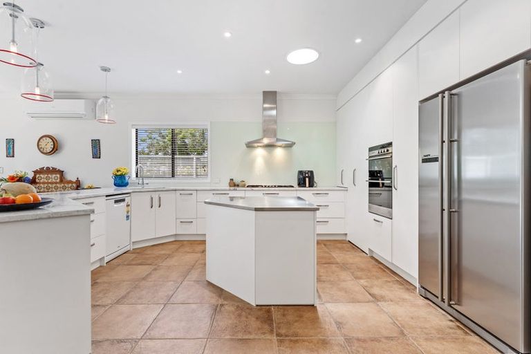 Photo of property in 22 Glamis Avenue, Manly, Whangaparaoa, 0930