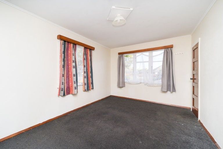 Photo of property in 35 Rangiora Avenue, Roslyn, Palmerston North, 4414