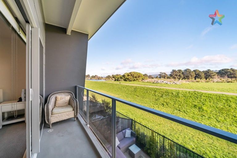 Photo of property in 4 Harena Way, Moera, Lower Hutt, 5010