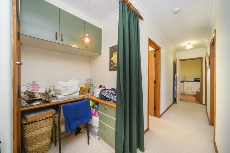 Photo of property in 8 Conway Place, Terrace End, Palmerston North, 4410