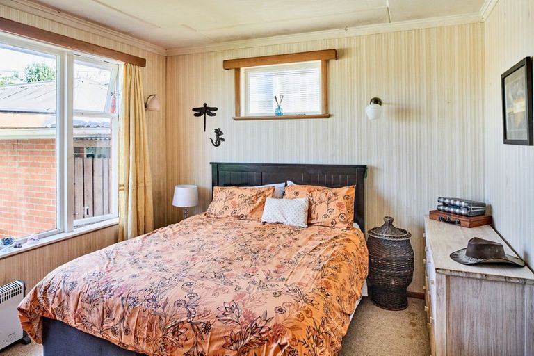 Photo of property in 19 Corlett Road, Plimmerton, Porirua, 5026