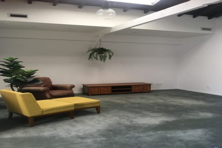 Photo of property in 2/2 King Street, Mount Cook, Wellington, 6021