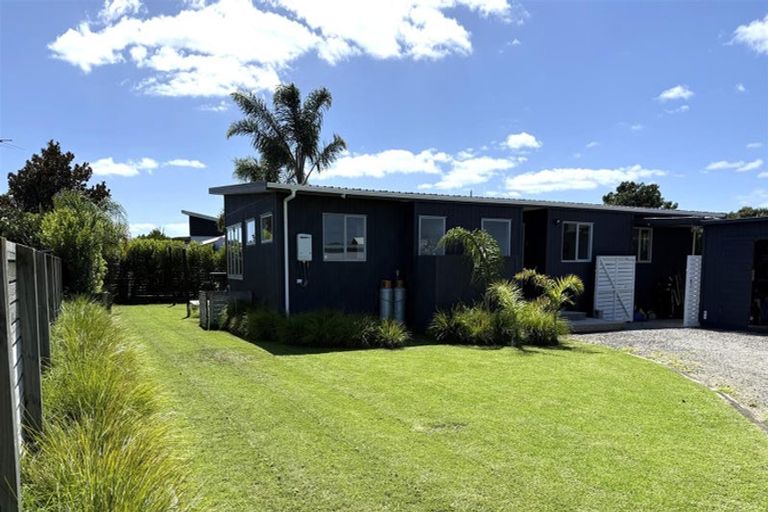 Photo of property in 106 Nikau Close, Matarangi, Whitianga, 3592