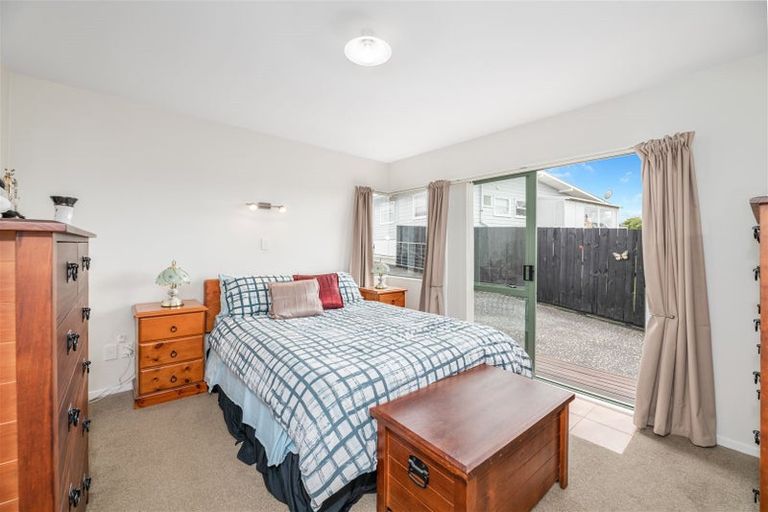 Photo of property in 1/204 Sturges Road, Henderson, Auckland, 0612