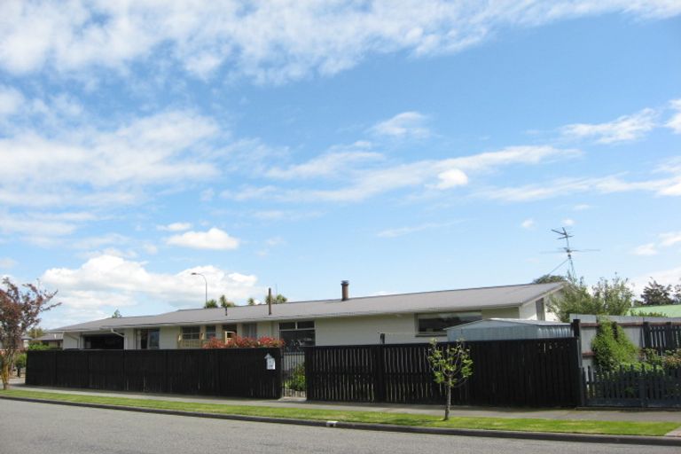Photo of property in 1 Watson Place, Rangiora, 7400