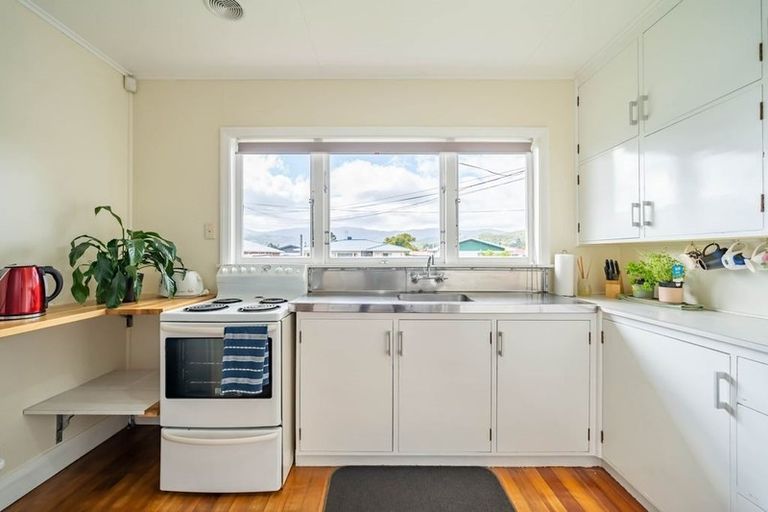 Photo of property in 87a Karamu Crescent, Wainuiomata, Lower Hutt, 5014