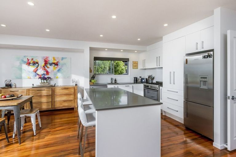 Photo of property in 15 Welland Place, Hillcrest, Auckland, 0627