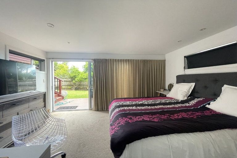 Photo of property in 86 Parr Terrace, Castor Bay, Auckland, 0620