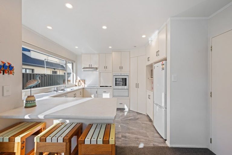 Photo of property in 37 Waikawa Road, Picton, 7220