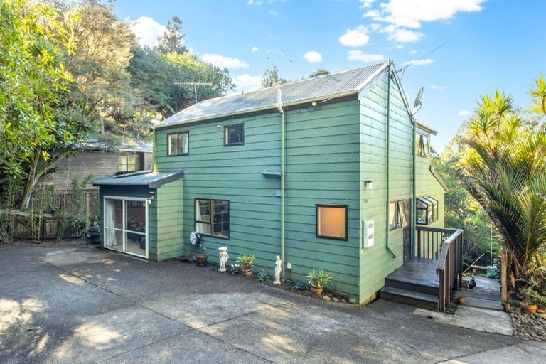 Photo of property in 704 South Titirangi Road, Titirangi, Auckland, 0604