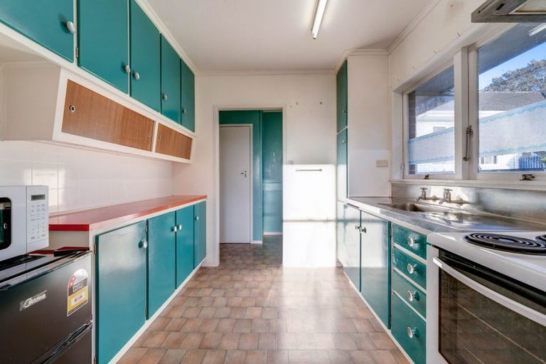 Photo of property in 1/229 Glenfield Road, Hillcrest, Auckland, 0627