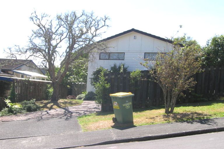 Photo of property in 1 Standish Place, Bayview, Auckland, 0629