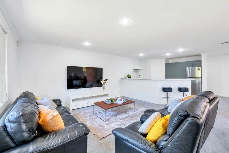 Photo of property in 13 San Pedro Place, Henderson, Auckland, 0612