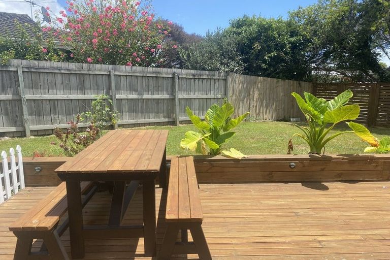 Photo of property in 16 Tatariki Street, Rosehill, Papakura, 2113