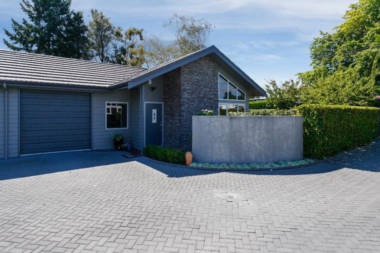 Photo of property in 15 Parata Street, Two Mile Bay, Taupo, 3330