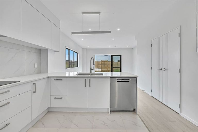 Photo of property in 1 Faithful Drive, Karaka, Papakura, 2113