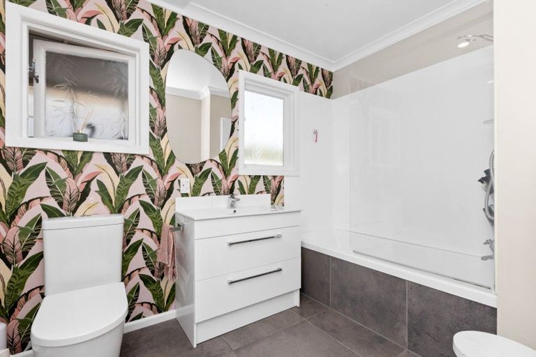 Photo of property in 25 Harpham Street, Taradale, Napier, 4112