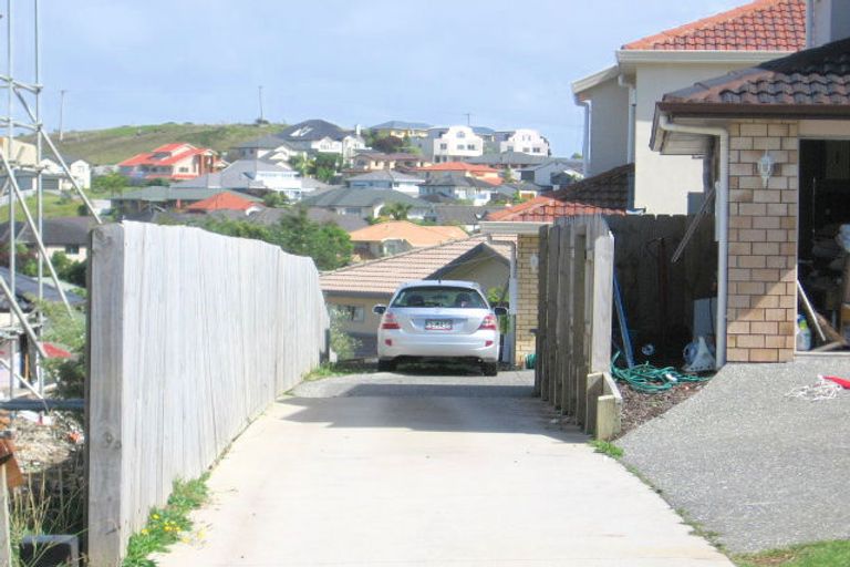 Photo of property in 20 Bundoran Way, Pinehill, Auckland, 0632