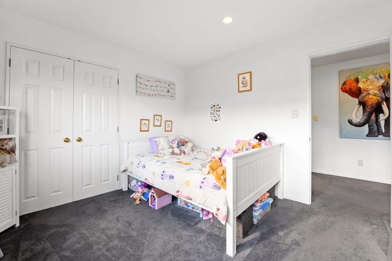 Photo of property in 210 East Coast Road, Forrest Hill, Auckland, 0620