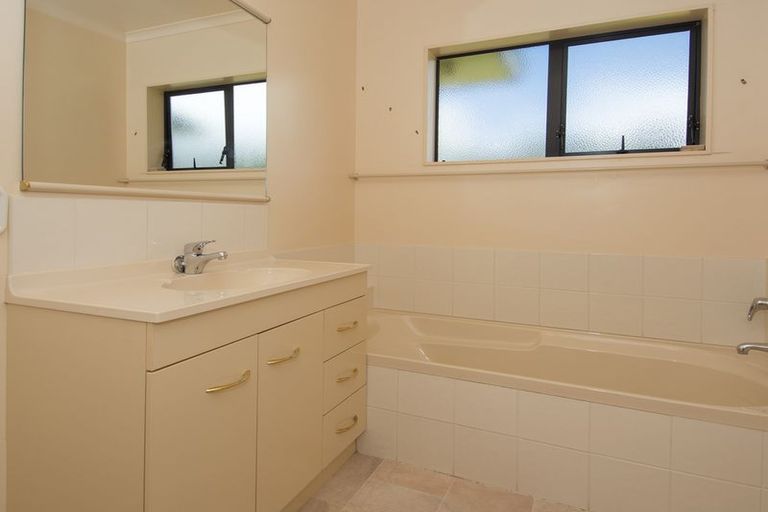 Photo of property in 6 Heronvale Way, Brookfield, Tauranga, 3110