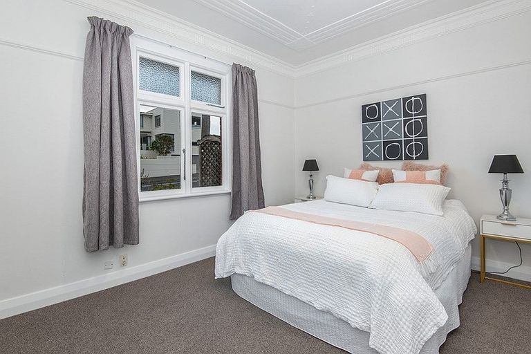 Photo of property in 31 Beach Street, Saint Clair, Dunedin, 9012