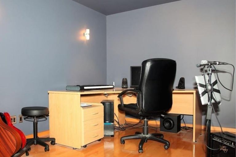 Photo of property in 3 Beulah Avenue, Rothesay Bay, Auckland, 0630