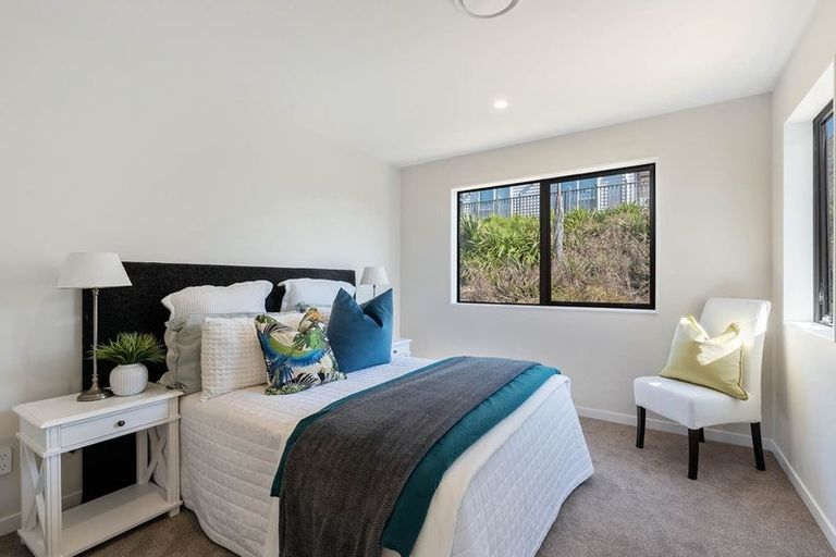 Photo of property in 32 Bounty Road, Long Bay, Auckland, 0630