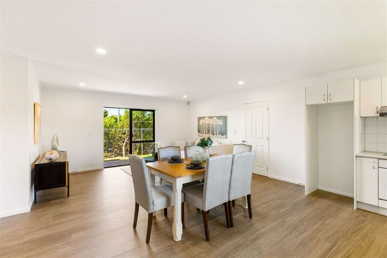 Photo of property in 9/17 Neta Grove, Henderson, Auckland, 0612