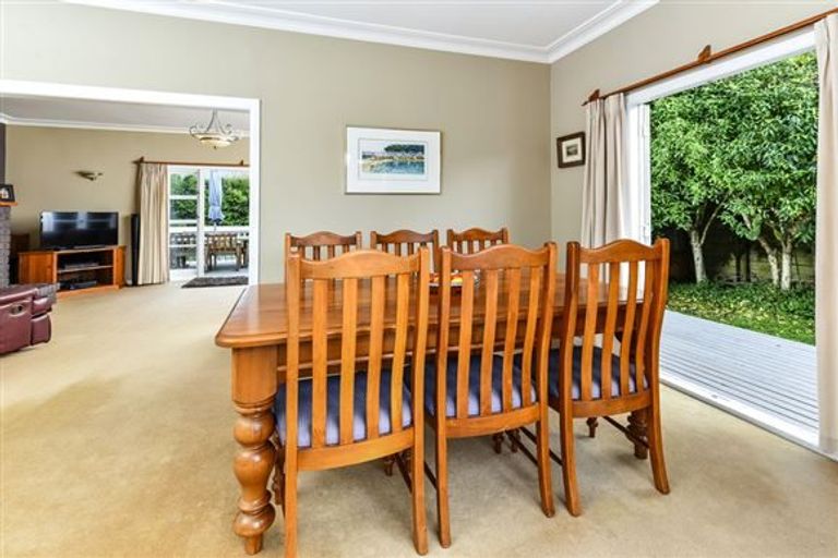 Photo of property in 211 Lake Road, Belmont, Auckland, 0622