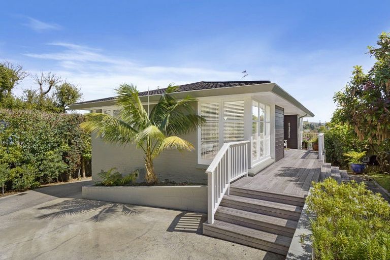 Photo of property in 13 Evelyn Road, Cockle Bay, Auckland, 2014