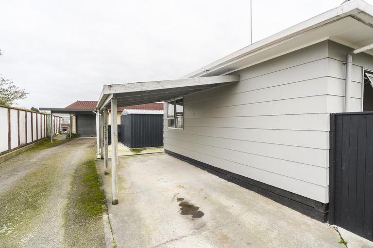 Photo of property in 38 Suzanne Grove, Kelvin Grove, Palmerston North, 4414