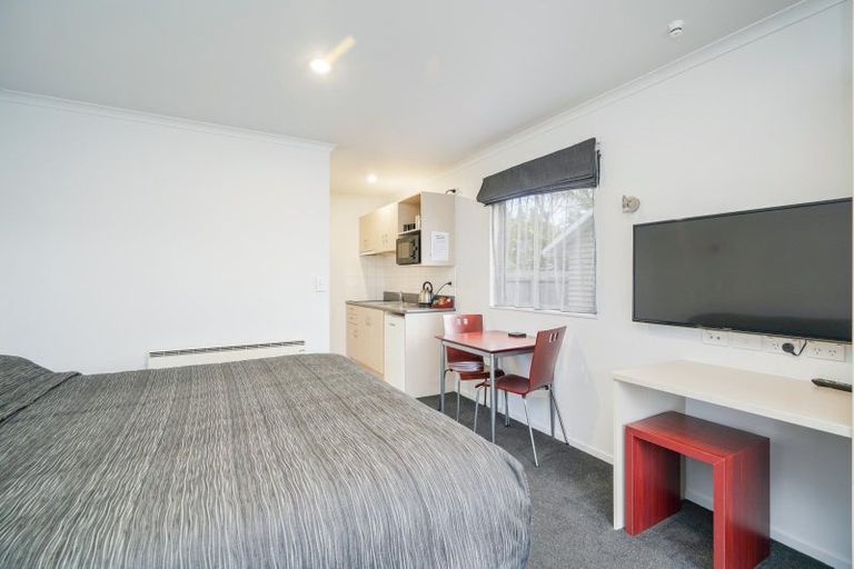 Photo of property in 12a-c Camden Street, Turnbull Thomson Park, Invercargill, 9810