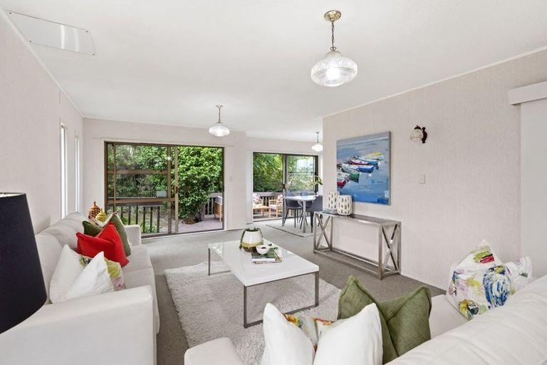 Photo of property in 2/19 Amante Crescent, Mairangi Bay, Auckland, 0630