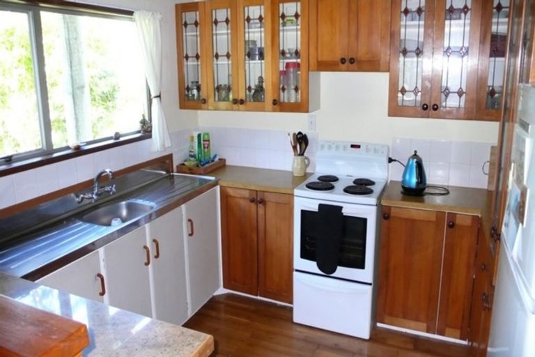 Photo of property in 1/42 Peach Road, Glenfield, Auckland, 0629
