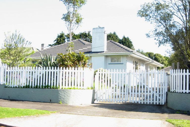 Photo of property in 29 Plympton Street, Brooklands, New Plymouth, 4310