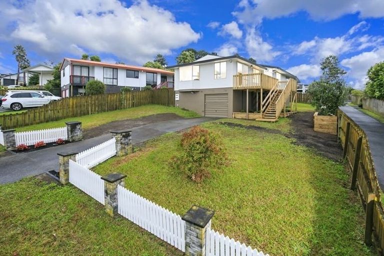 Photo of property in 9 Jumento Place, Unsworth Heights, Auckland, 0632