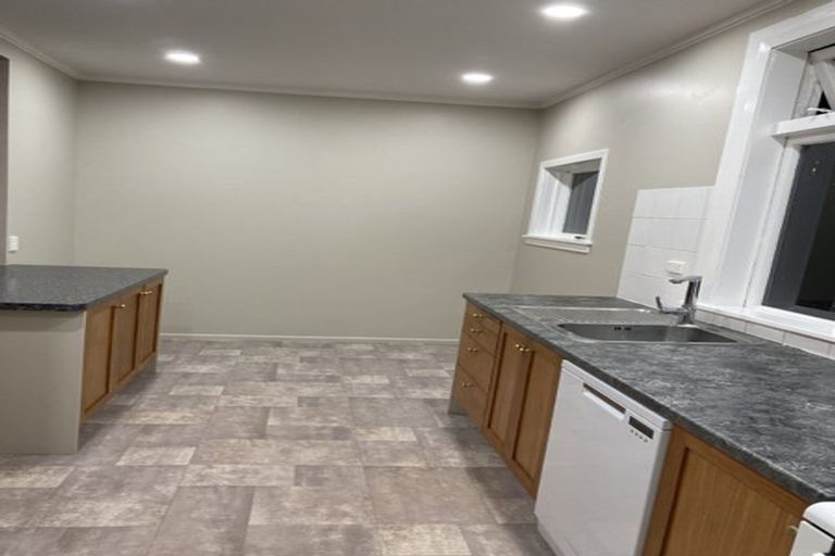 Photo of property in 32 Balfour Street, Mornington, Wellington, 6021