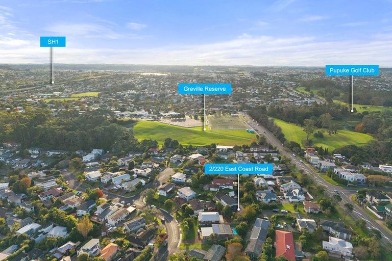 Photo of property in 2/220 East Coast Road, Forrest Hill, Auckland, 0620