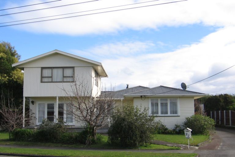 Photo of property in 27 Wavell Crescent, Lansdowne, Masterton, 5810