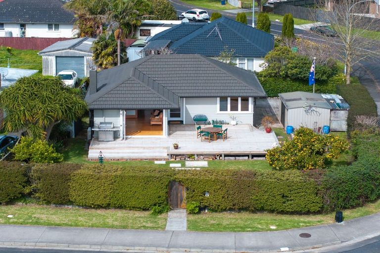Photo of property in 26 Durham Street, Te Atatu Peninsula, Auckland, 0610
