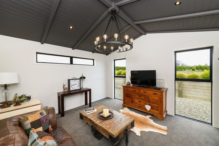 Photo of property in 17 Mataki Lane, Halcombe, Feilding, 4779