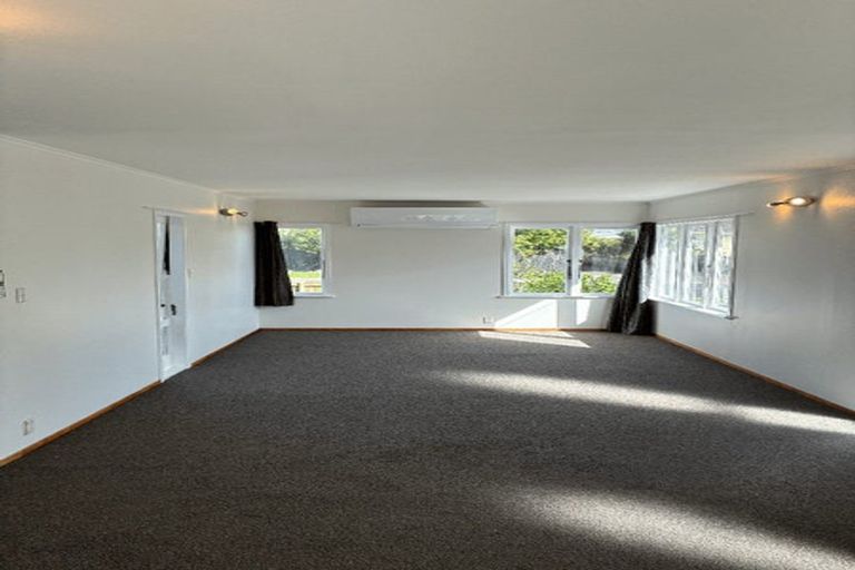 Photo of property in 58 Sutton Crescent, Papakura, 2110